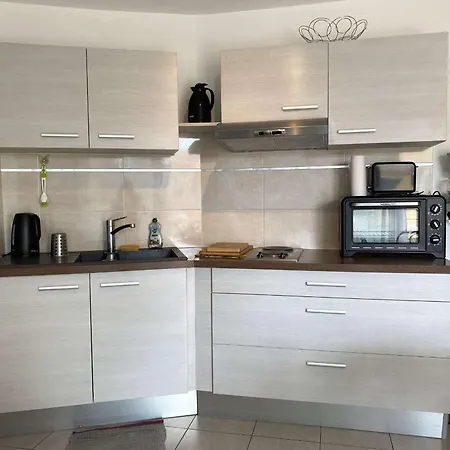 T2 Avec Terrasse, Cuisine Equipee, Clim & Wifi, Proche Thermes - Fr-1-553-277 Balaruc-les-Bains