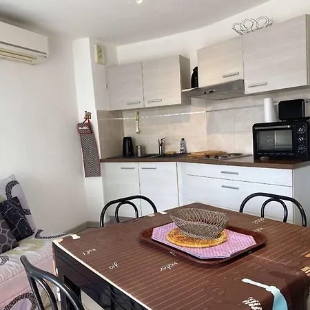 Apartamento T2 Avec Terrasse, Cuisine Equipee, Clim & Wifi, Proche Thermes - Fr-1-553-277 *