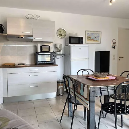 Apartamento T2 Avec Terrasse, Cuisine Equipee, Clim & Wifi, Proche Thermes - Fr-1-553-277